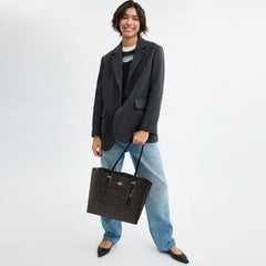 C*ACH - Molli* Tote In Signature Canvas - Dark Brown