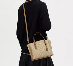 C*ACH Molli* Tote 25 in Signature Canvas